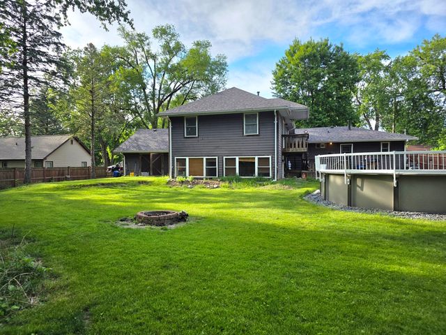 132 W 4th Avenue, New Lenox, IL 60451