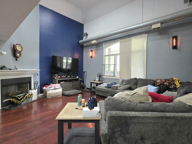 132 W 4th Avenue, New Lenox, IL 60451
