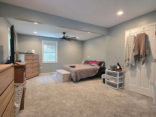 132 W 4th Avenue, New Lenox, IL 60451