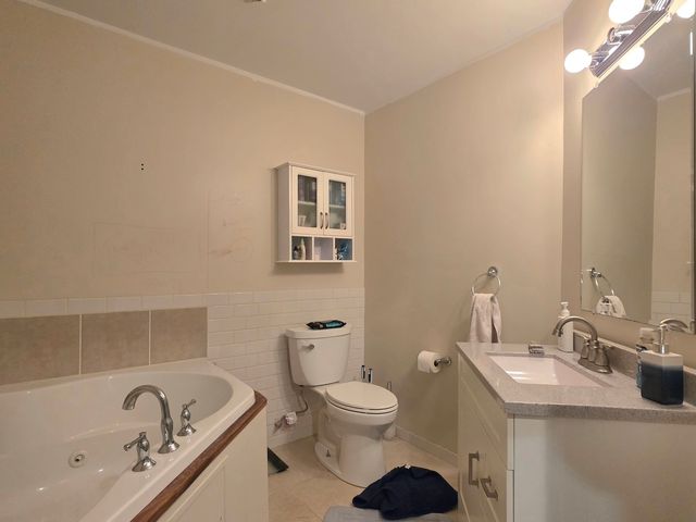 132 W 4th Avenue, New Lenox, IL 60451