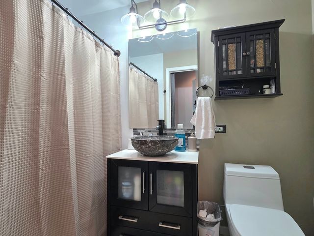 132 W 4th Avenue, New Lenox, IL 60451