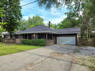 132 W 4th Avenue, New Lenox, IL 60451