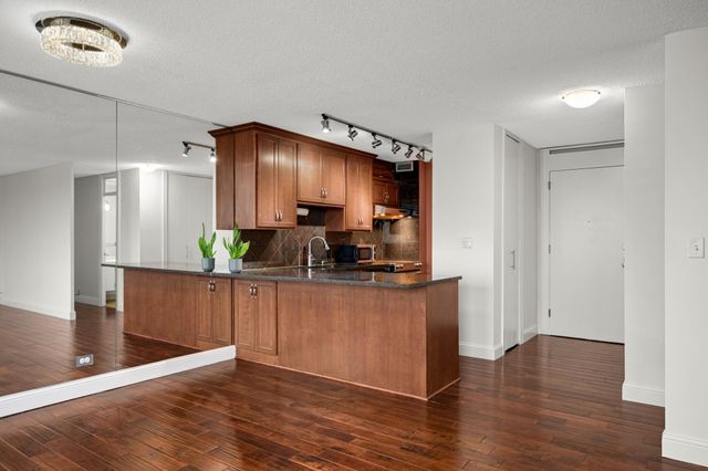 19 S 1st Street B1904, Minneapolis, MN 55401
