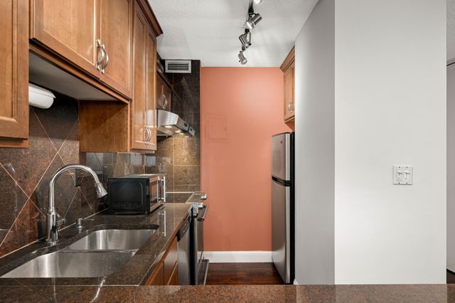 19 S 1st Street B1904, Minneapolis, MN 55401