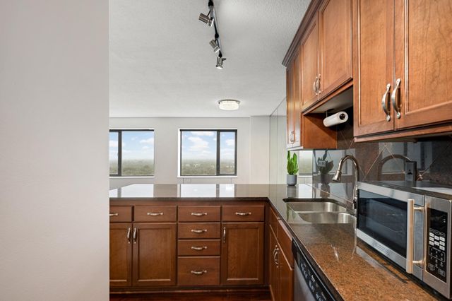 19 S 1st Street B1904, Minneapolis, MN 55401