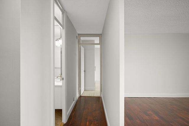 19 S 1st Street B1904, Minneapolis, MN 55401