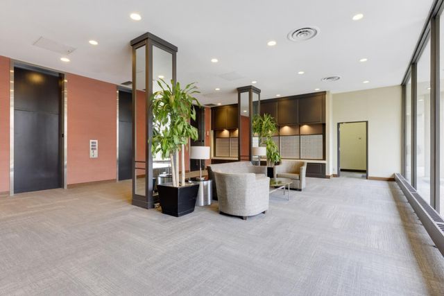 19 S 1st Street B1904, Minneapolis, MN 55401