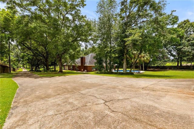 10440 Johnson Road S, Mobile, AL 36695