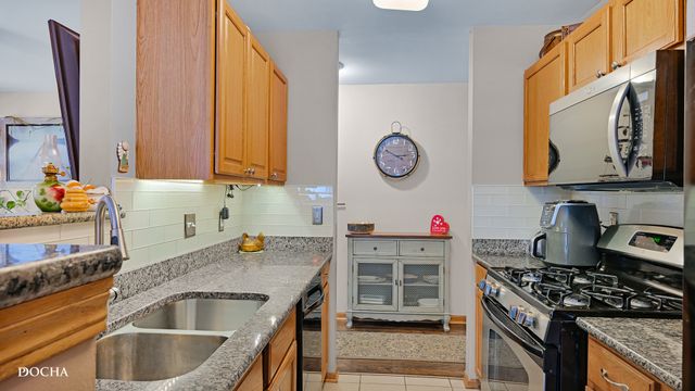 2050 Wheatfield Drive, Romeoville, IL 60446