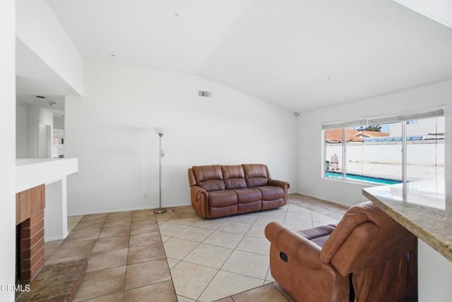 676 Snipe Walk, Oxnard, CA 93035