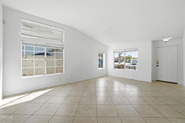 676 Snipe Walk, Oxnard, CA 93035