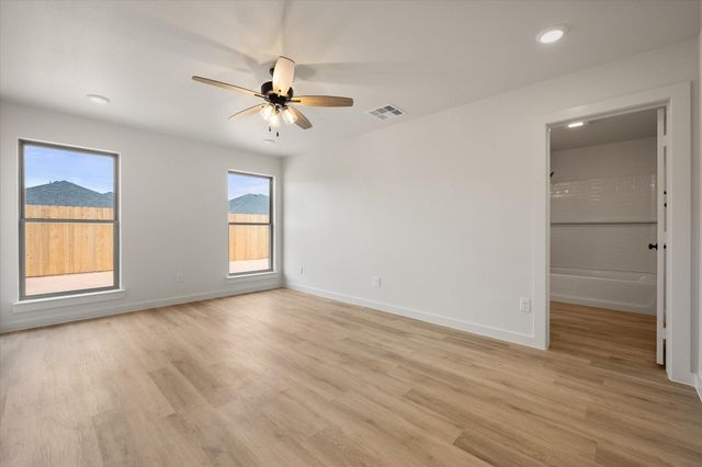 2420 Aberdeen Avenue, Wolfforth, TX 79382