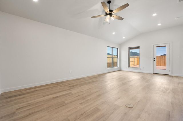 2420 Aberdeen Avenue, Wolfforth, TX 79382
