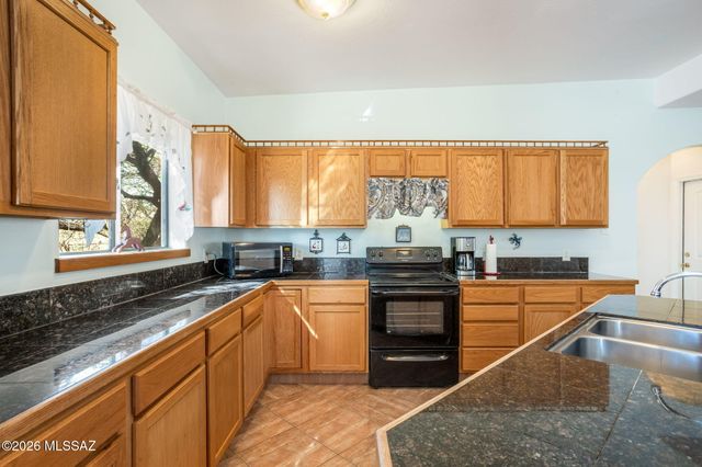 3135 W Green Park Drive, Benson, AZ 85602