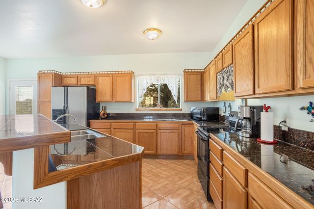 3135 W Green Park Drive, Benson, AZ 85602