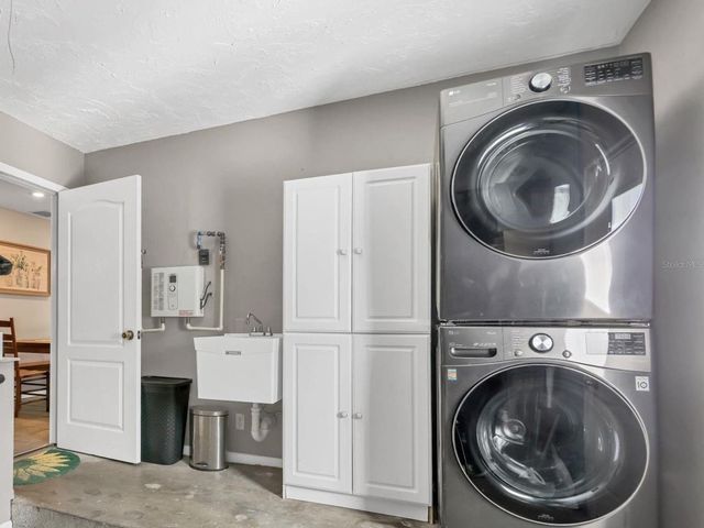 605 ALBRITTON AVENUE, Sarasota, FL 34232