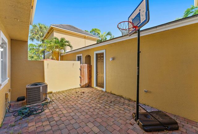 150 Lismore Lane, Jupiter, FL 33458