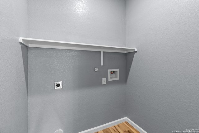 618 S San Gabriel, San Antonio, TX 78237