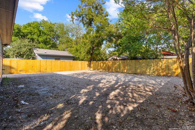 618 S San Gabriel, San Antonio, TX 78237
