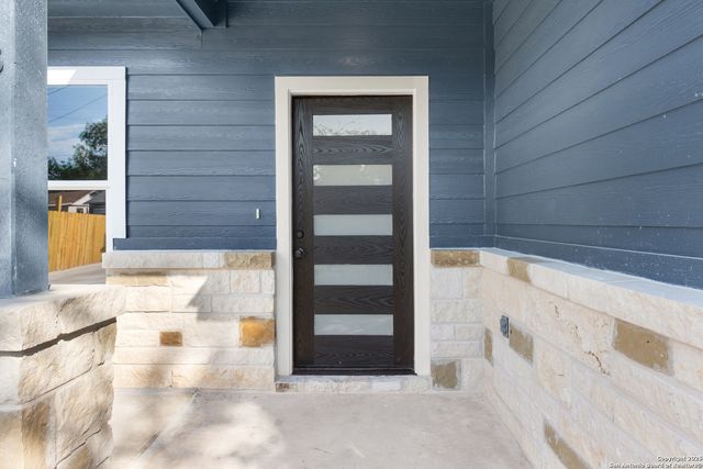 618 S San Gabriel, San Antonio, TX 78237