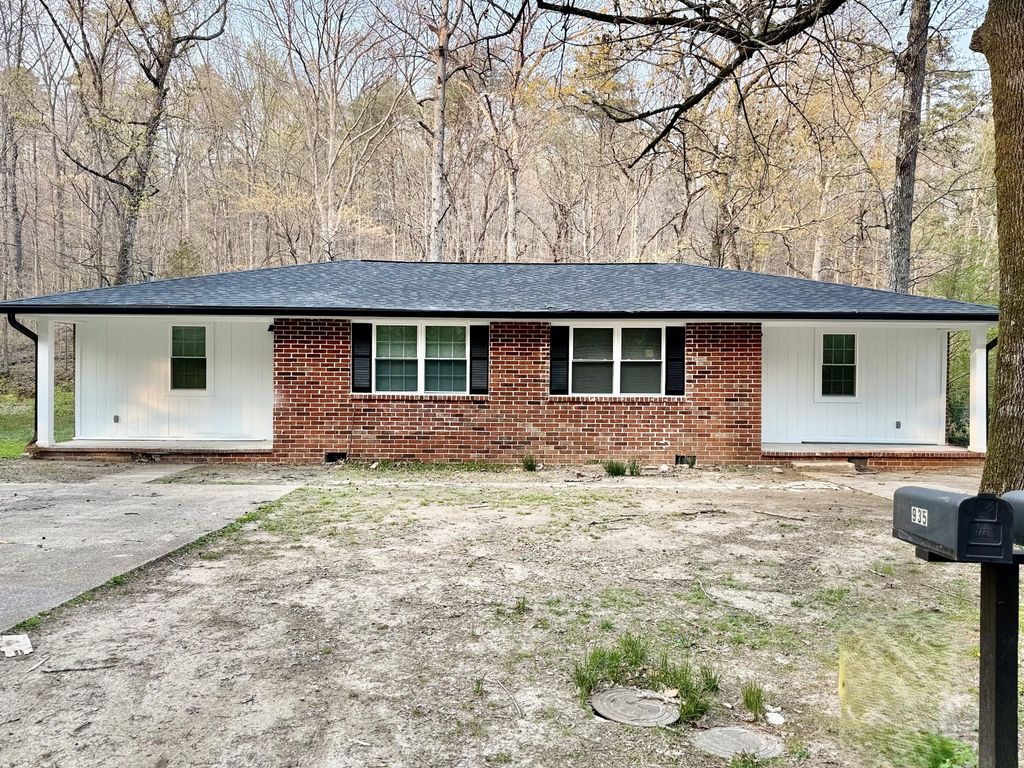 937 Ely Rd, Hixson, TN 37343