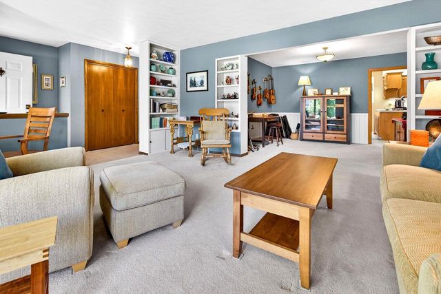 708 YORKSHIRE ROAD, Neenah, WI 54956