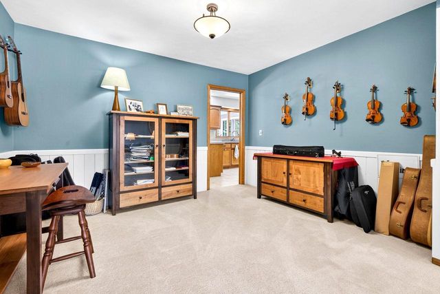 708 YORKSHIRE ROAD, Neenah, WI 54956