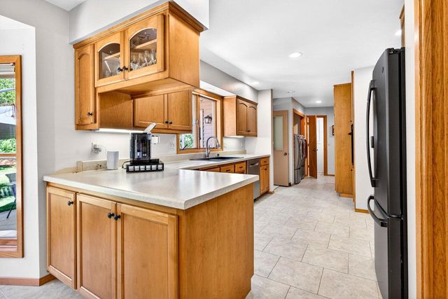 708 YORKSHIRE ROAD, Neenah, WI 54956