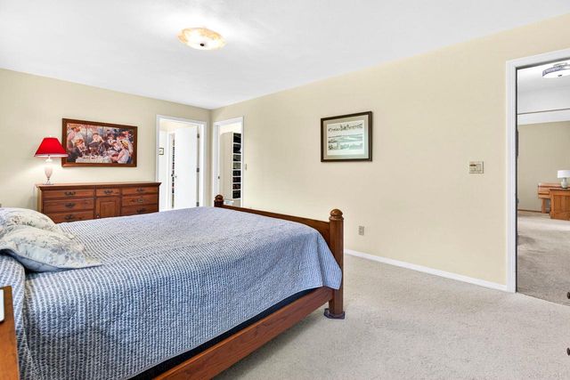 708 YORKSHIRE ROAD, Neenah, WI 54956