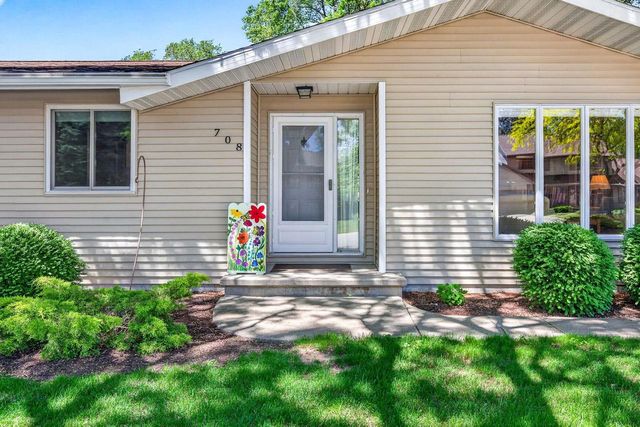 708 YORKSHIRE ROAD, Neenah, WI 54956