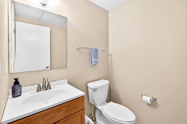 708 YORKSHIRE ROAD, Neenah, WI 54956