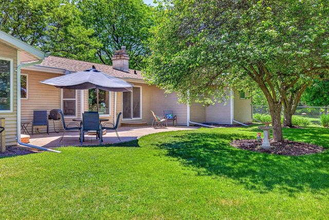708 YORKSHIRE ROAD, Neenah, WI 54956