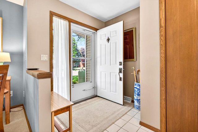 708 YORKSHIRE ROAD, Neenah, WI 54956
