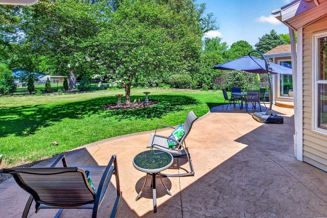 708 YORKSHIRE ROAD, Neenah, WI 54956