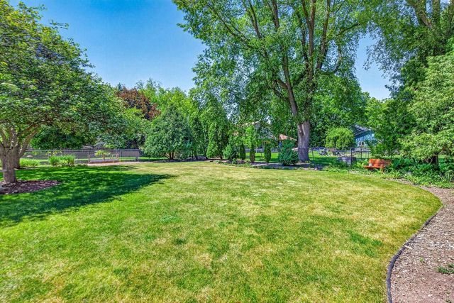 708 YORKSHIRE ROAD, Neenah, WI 54956