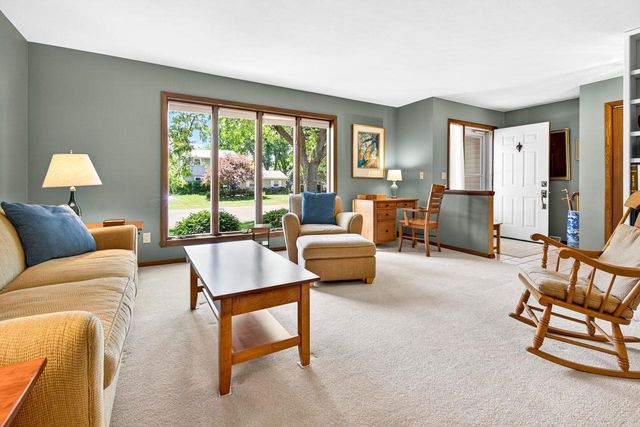 708 YORKSHIRE ROAD, Neenah, WI 54956
