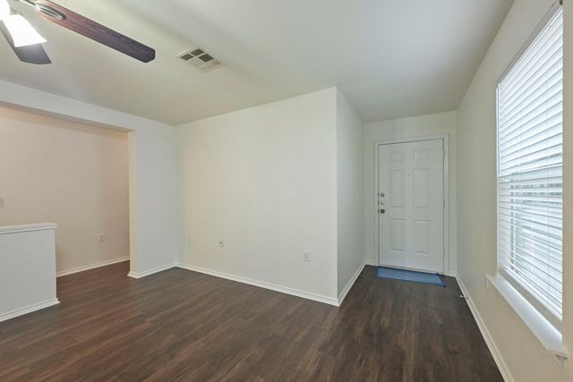 6733 Doyal DR, Austin, TX 78747