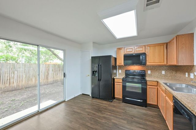 6733 Doyal DR, Austin, TX 78747