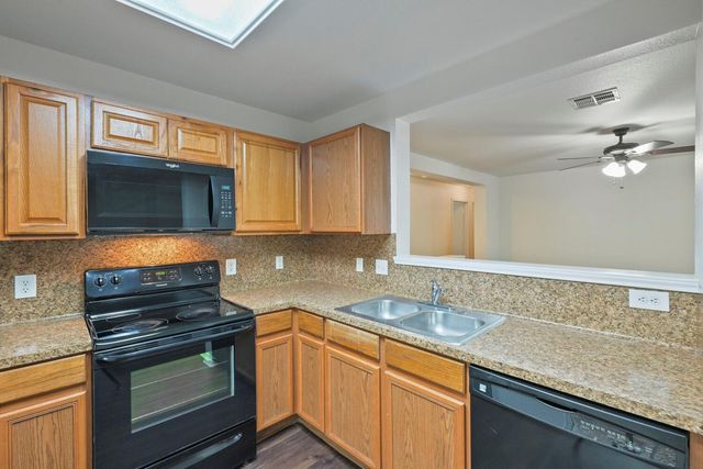 6733 Doyal DR, Austin, TX 78747
