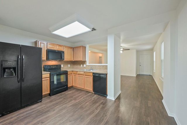 6733 Doyal DR, Austin, TX 78747