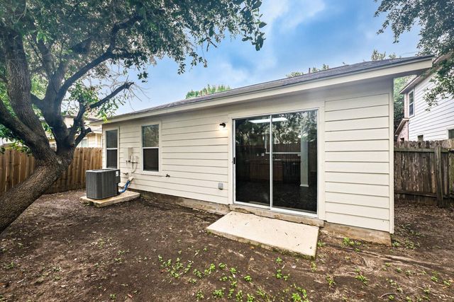 6733 Doyal DR, Austin, TX 78747