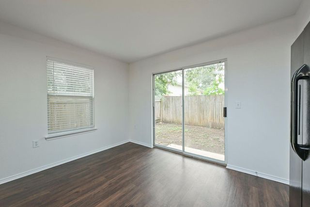 6733 Doyal DR, Austin, TX 78747