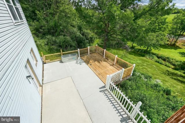 6124 GARDNER RD, Spring Grove, PA 17362