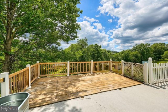 6124 GARDNER RD, Spring Grove, PA 17362