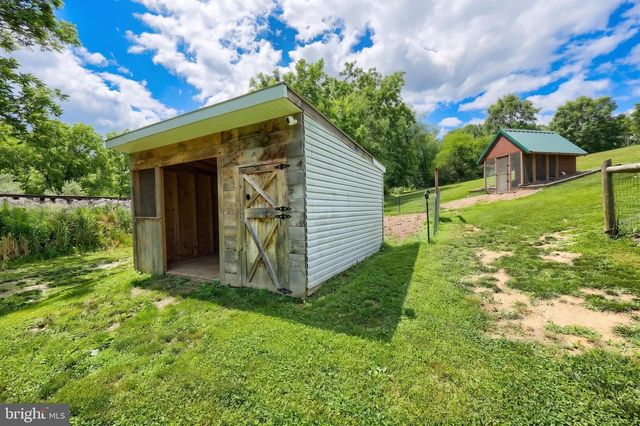 6124 GARDNER RD, Spring Grove, PA 17362