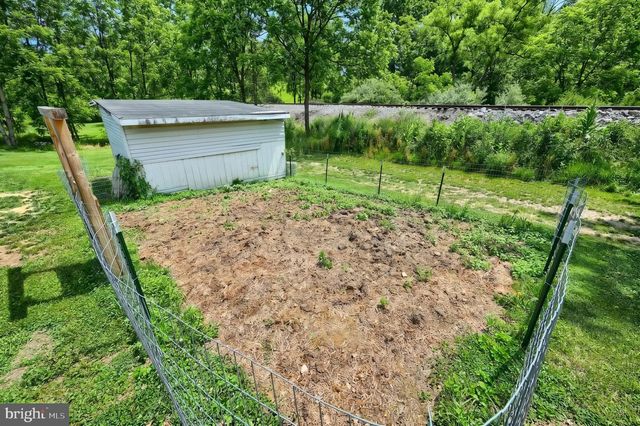 6124 GARDNER RD, Spring Grove, PA 17362