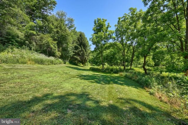 6124 GARDNER RD, Spring Grove, PA 17362