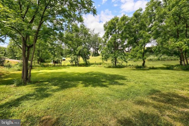 6124 GARDNER RD, Spring Grove, PA 17362