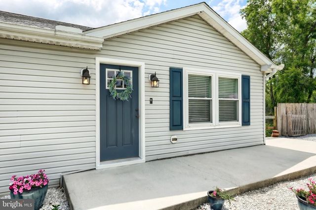 6124 GARDNER RD, Spring Grove, PA 17362