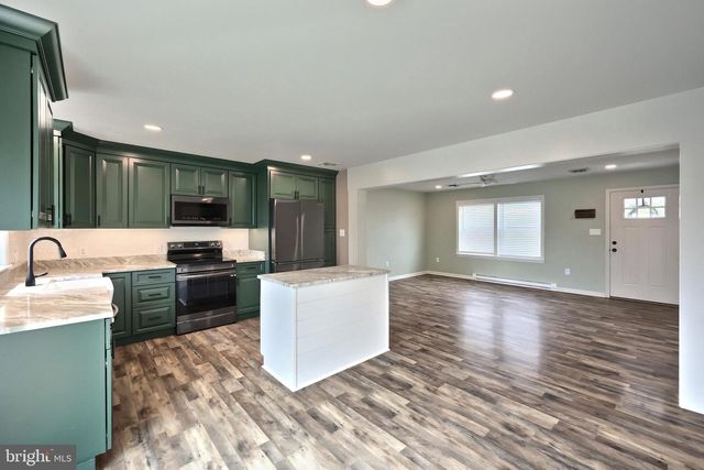 6124 GARDNER RD, Spring Grove, PA 17362